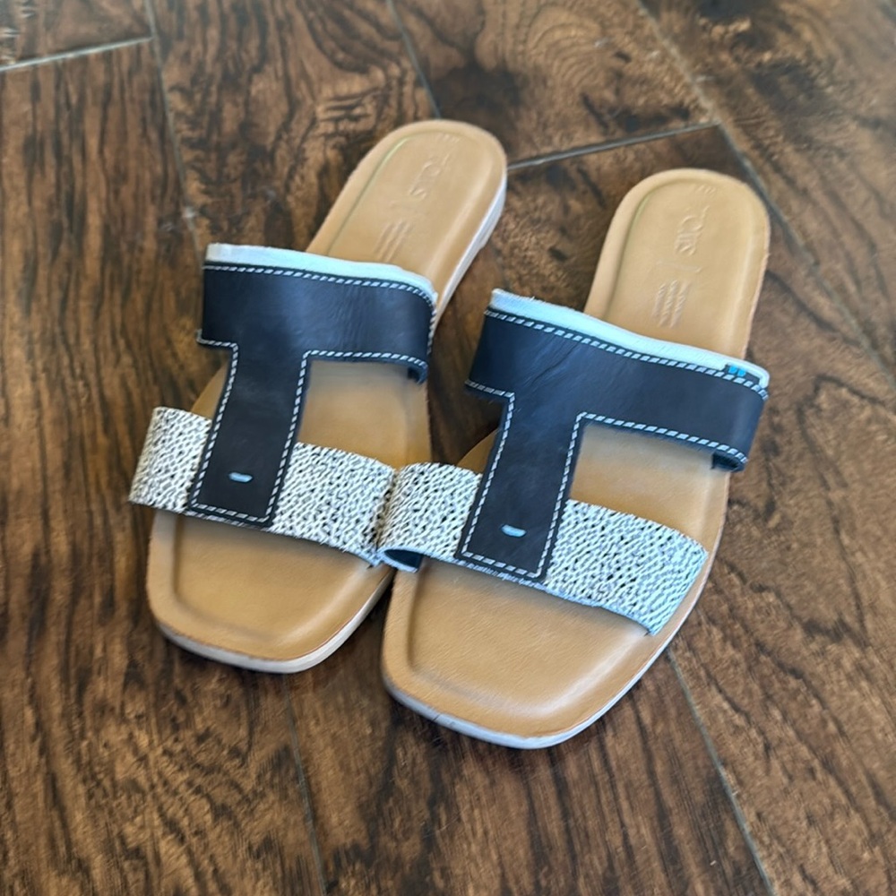 TOMS Black and Tan Slide Sandals, size 9.5